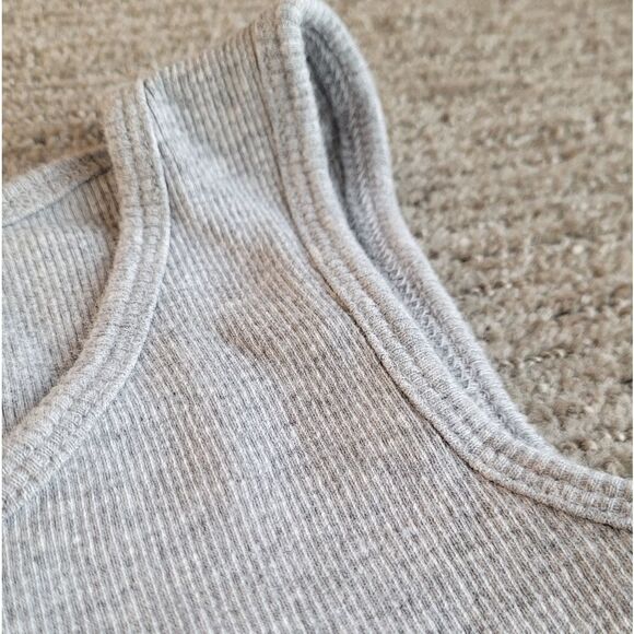 🤸♀️3 for 12🤸♂️ Children's Place Ribbed Tank Top Gray Large - Picture 3 of 3